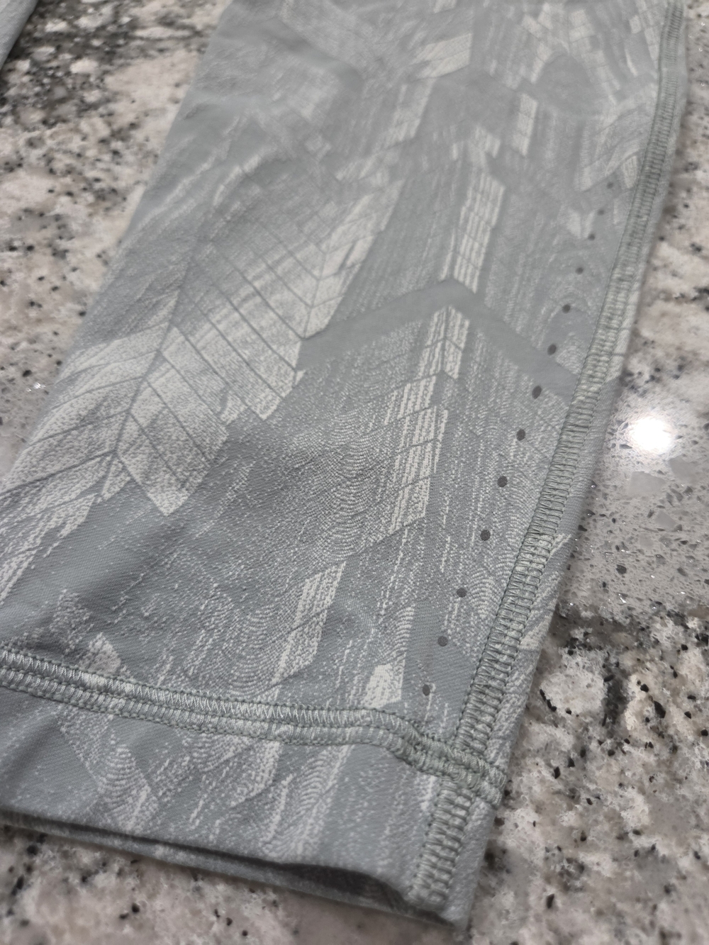 lululemon athletica Light Mint Green Gray White Patterned Leggings with Pockets - Picture 7 of 7